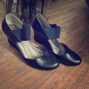 Kenneth Cole Reaction Tell Me Not Marry Wedge Shoe